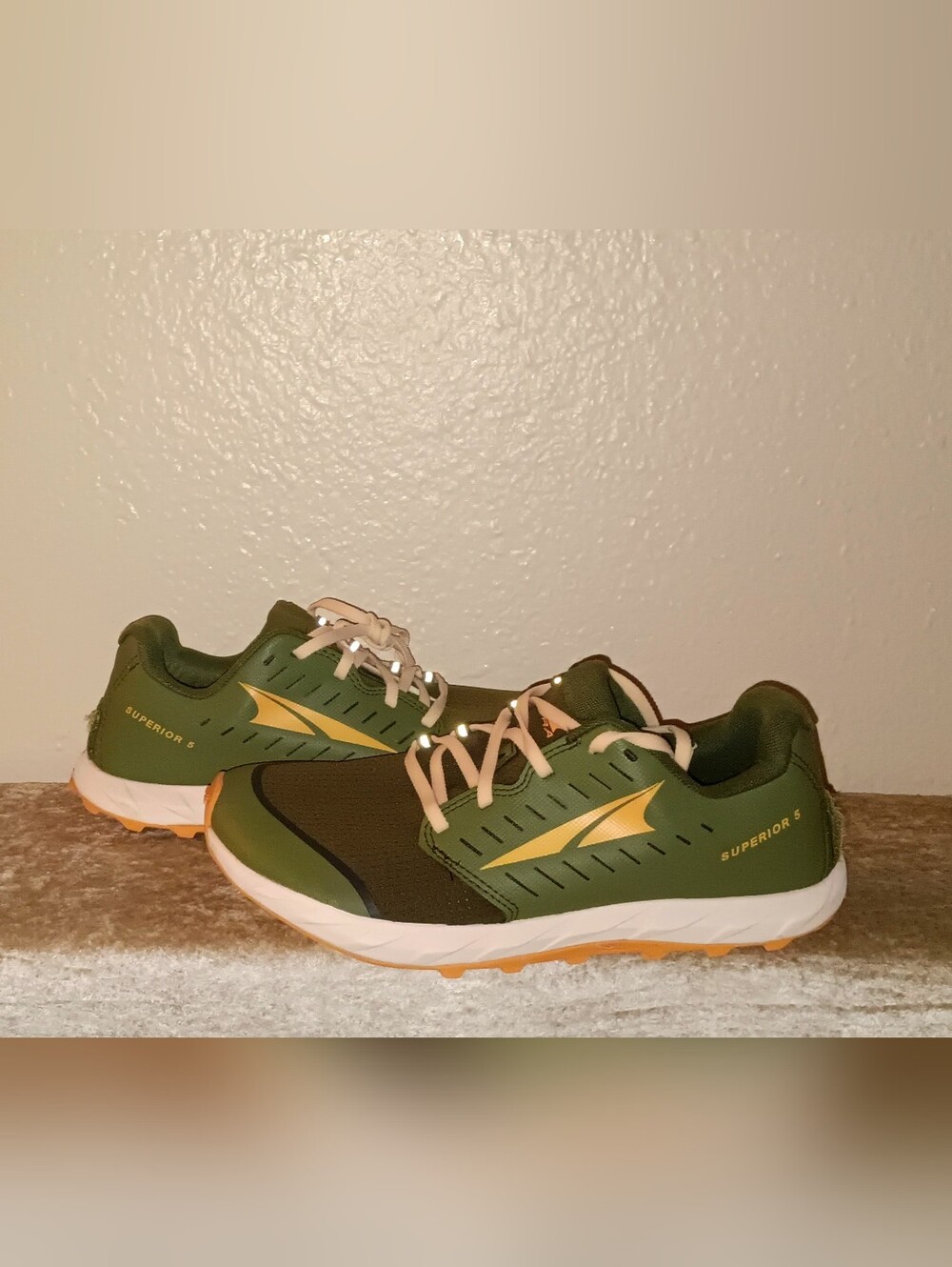Altra Superior 5 trail running shoes in an Olive colorway. W-Size 9 - Picture 8 of 8